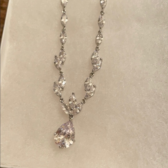 Bridal earring and necklace set - Picture 6 of 7